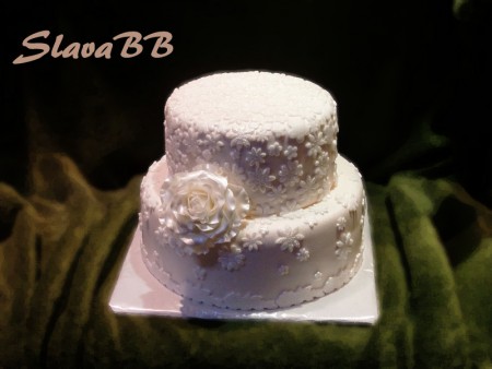 Torta "Svadobná torta s ružou - Wedding cake with roses " cesto: orechové plnka: čokoládová a karamelová váha: 4,7 kg